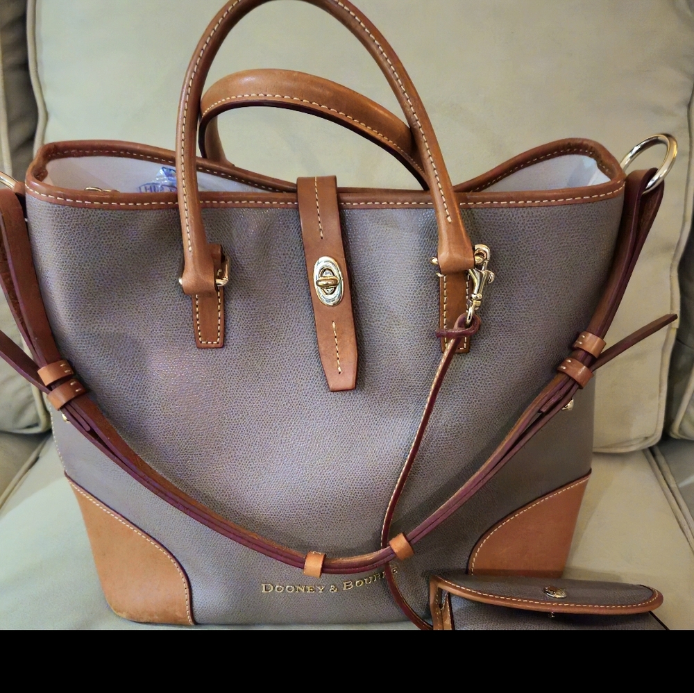 Dooney & Bourke Shoulder Bag